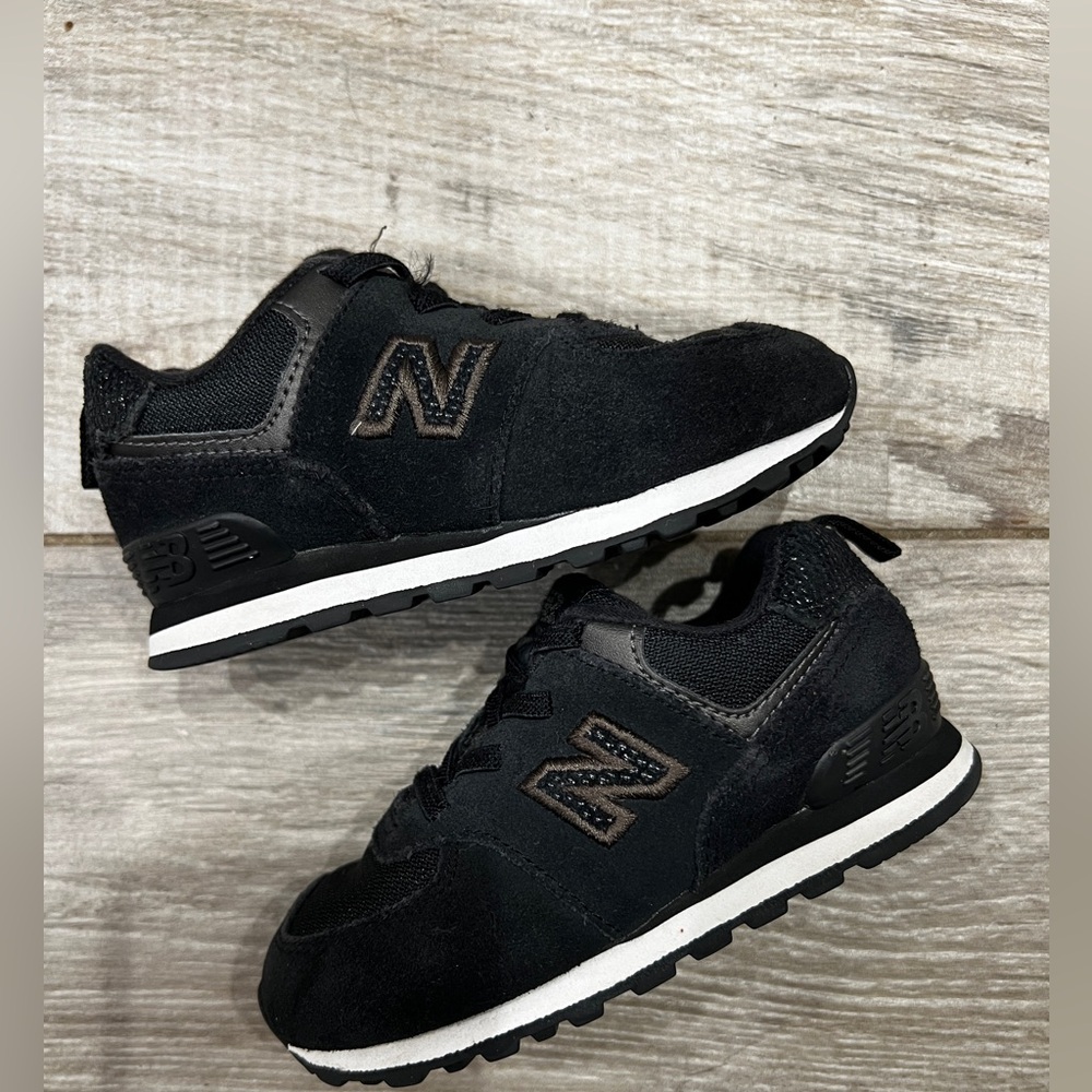 New Balance Kids Black Sneakers toddler Size 7